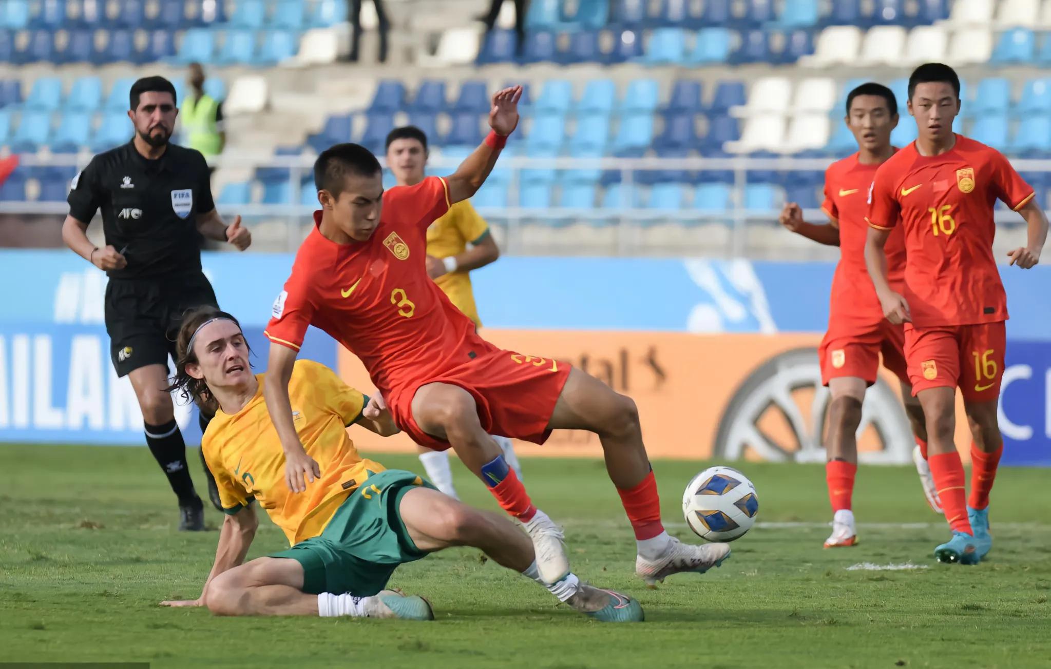 宁可站着死也不躺着活,杨晨04年亚洲杯