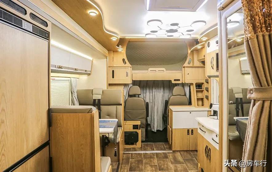最新款进口顶级依维柯b型房车,依维柯房车推荐10万到20万之间7座
