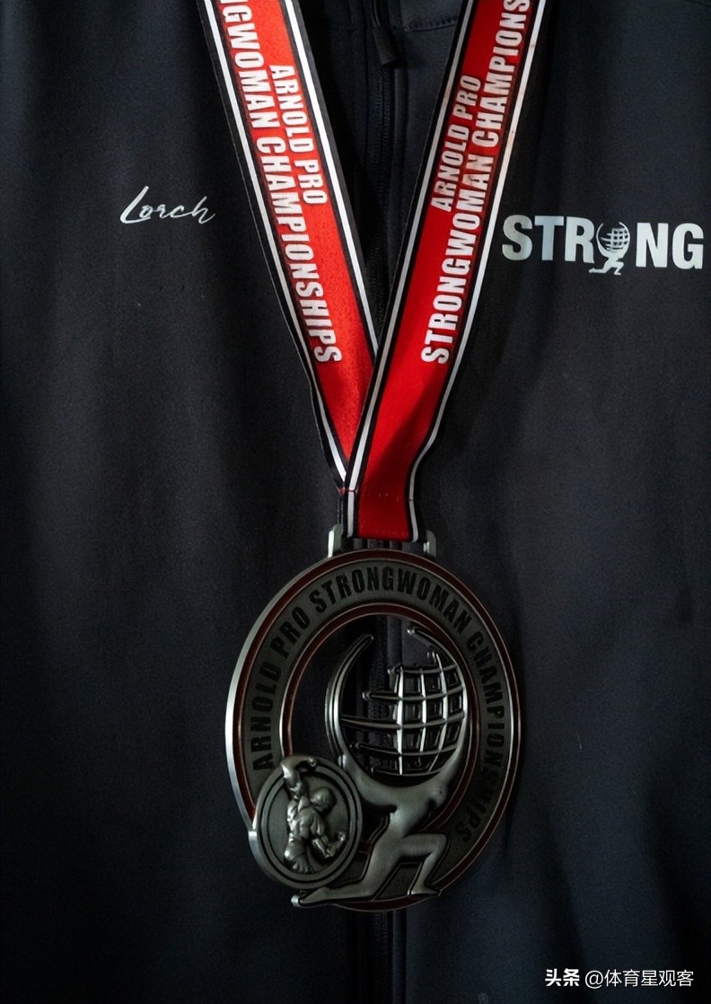 “美国最强壮女人”圣诞前夕自杀，躲得了车祸，却躲不了男友PUA