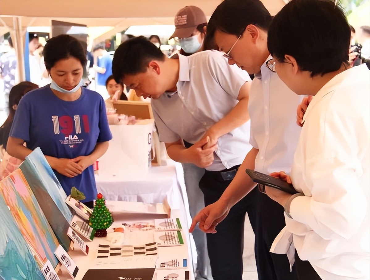 武汉城市职业学院的就业前景,武汉职业教育周启幕