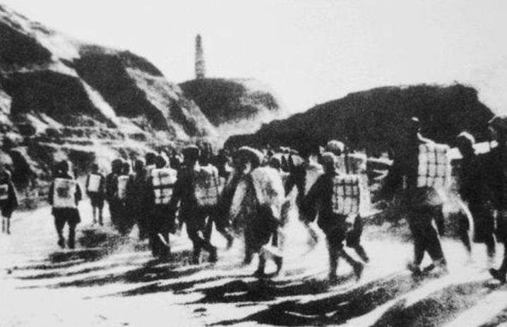 前有大河，后有胡宗南追兵，生死关头毛*东泽**却淡定道：给我一支烟