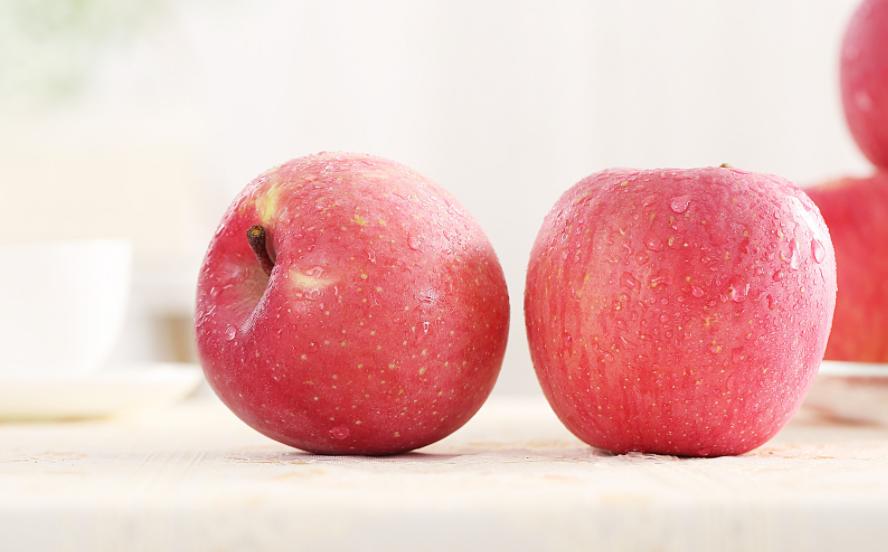 每天吃一个苹果坚持一个月的效果,每天吃一两个苹果身体有什么变化