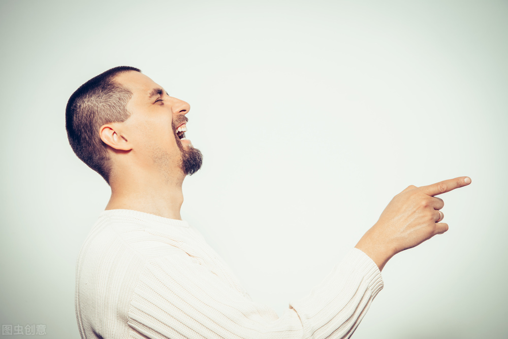 遇到同事排挤你该怎么办,怎么开导被同事排挤的人