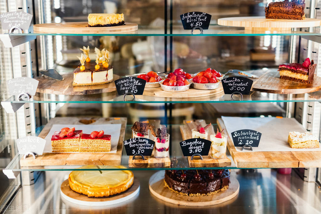 爱拉夫呦零食旗舰店,零食店竞争对手分析