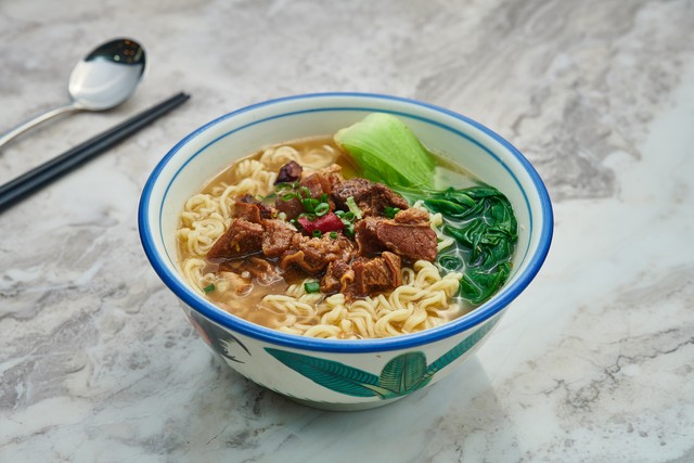 我摆摊一年赚了5万需要交税吗,我摆摊卖小吃还债的经历