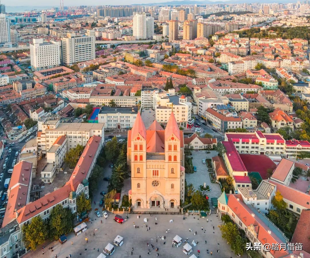 青岛被誉为北方明珠,青岛被称为东方瑞士的原因