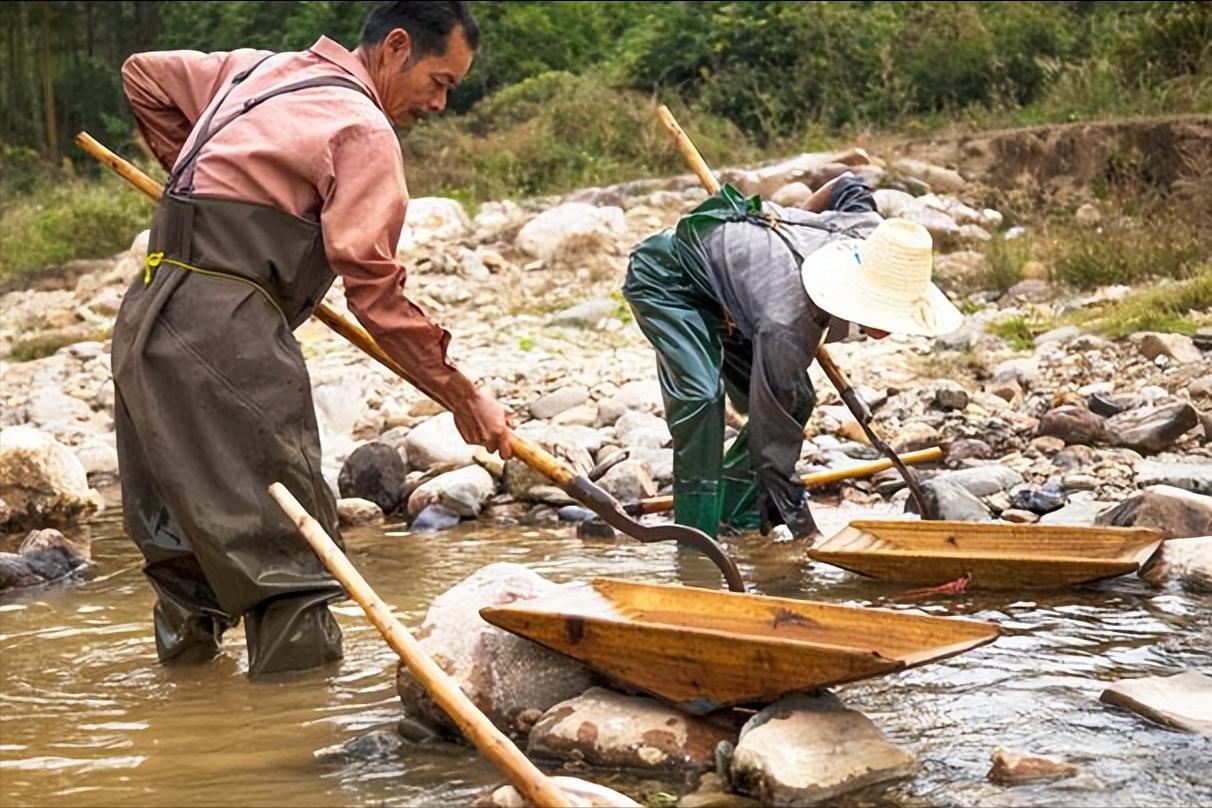 撸铁棒重现民间!给老百姓带来暴利,明令禁止背后隐藏危机