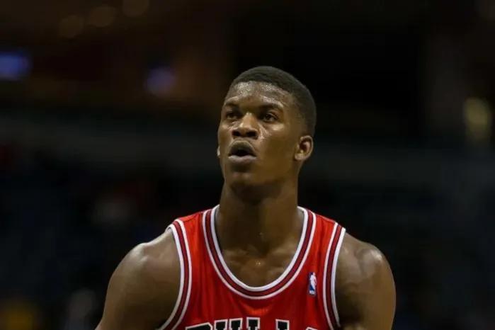 韦德科比竟不如哈登？美媒列出21世纪10年代最好的十名得分后卫