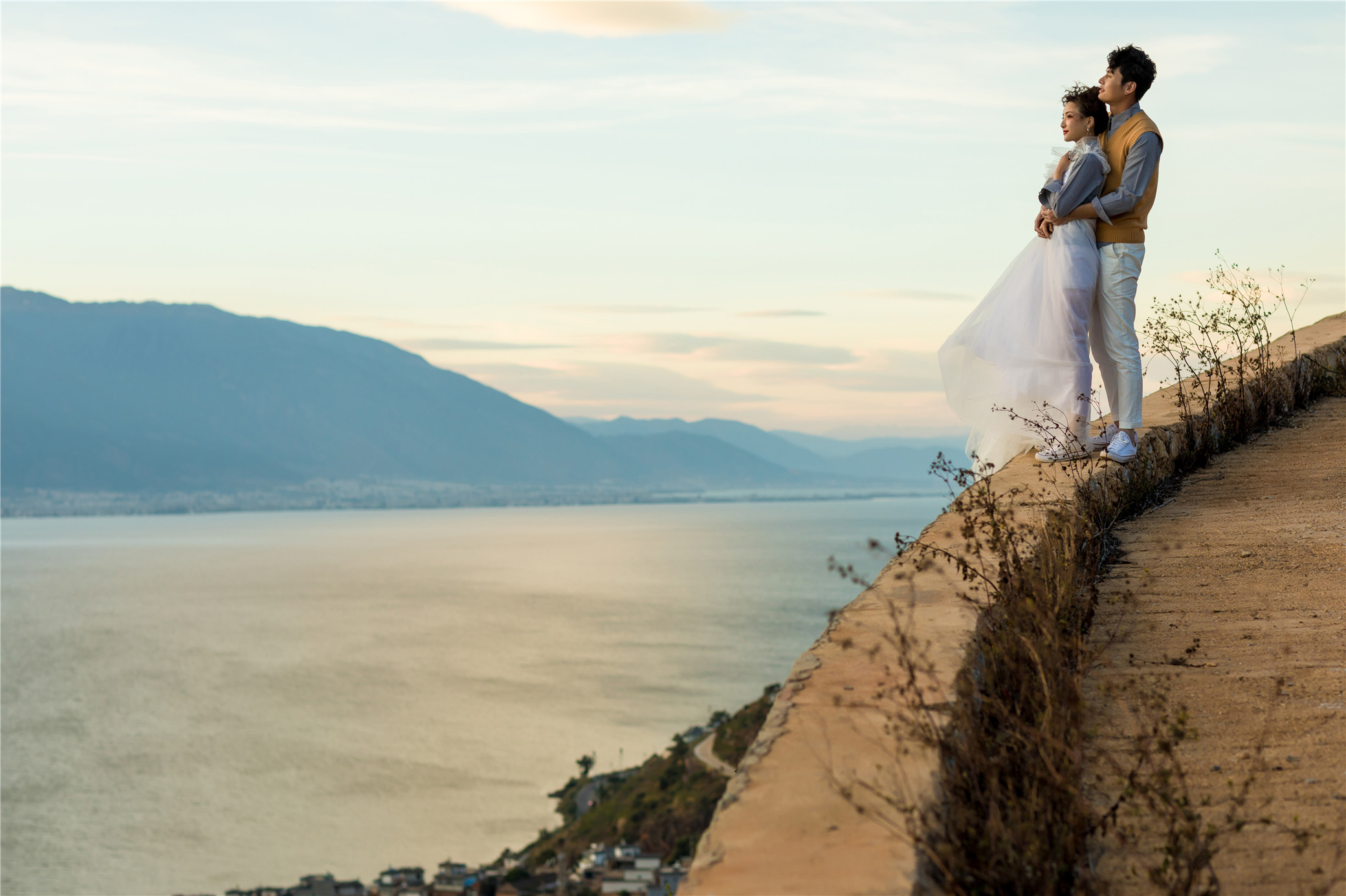 结婚一般用什么花,旅游结婚一般花费多少钱