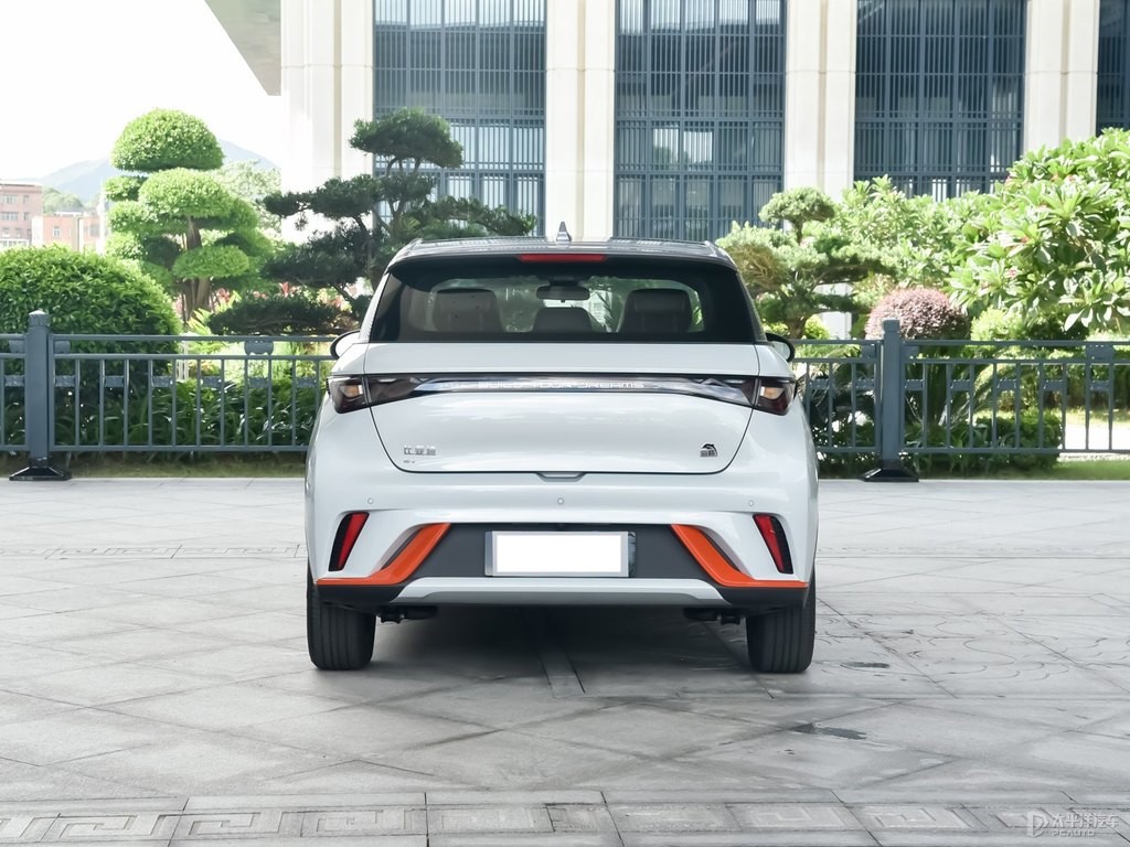 家用车省油的有几款车型推荐一下,什么车省油又便宜外观适合年轻人