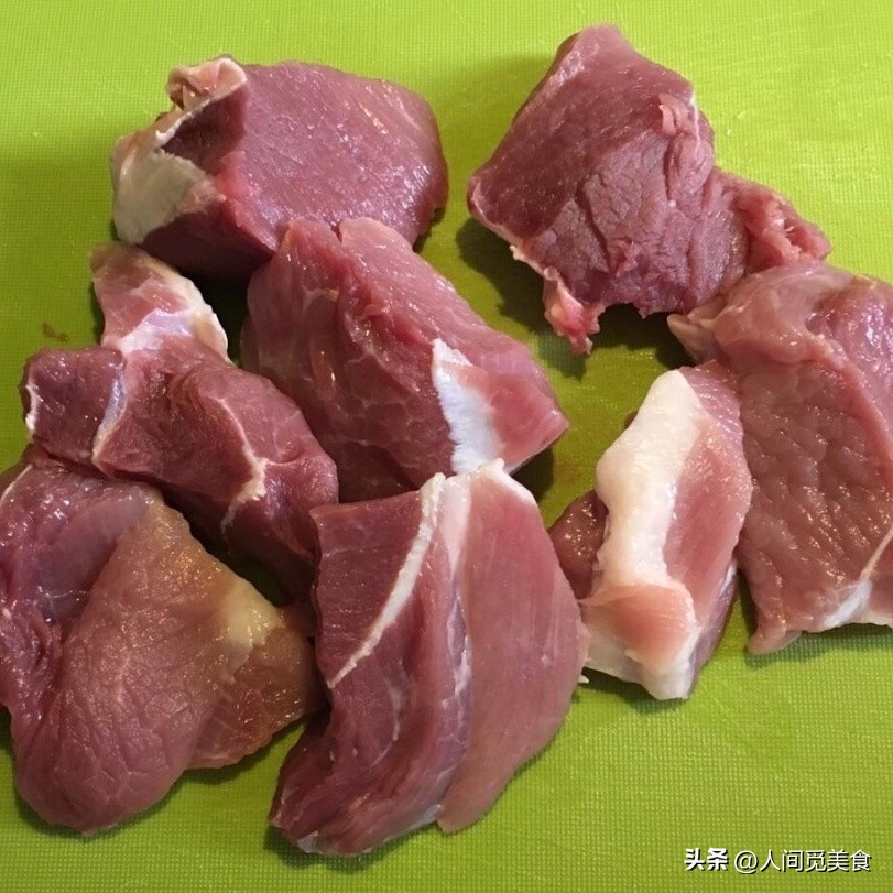 乡下奶奶寄来的菜，被孙媳妇直接扔垃圾桶了，网友：扔哪我去捡