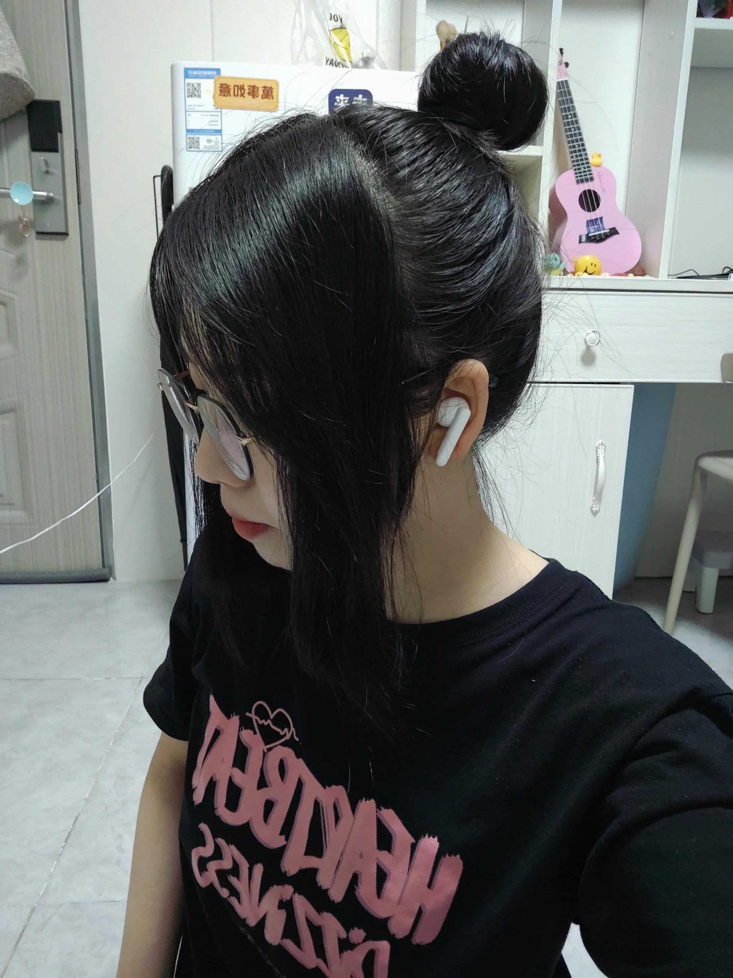 适合圆脸的高颅顶丸子头,夏季凉爽发型中长发丸子头