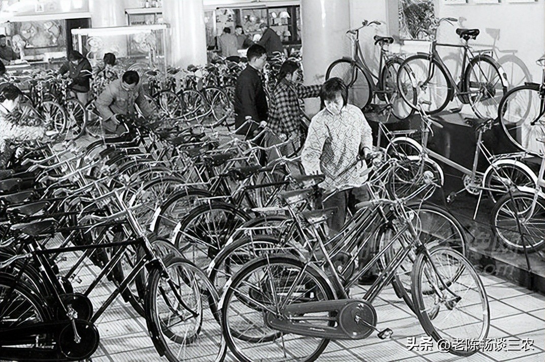 70年代150元一辆“凤凰牌”自行车，放当年以及现代意味着什么？