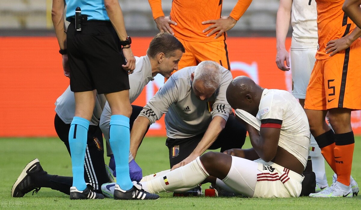 欧国联-荷兰4-1客胜比利时卢卡库伤退德佩双响邓弗里斯进球