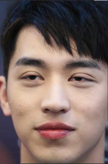 周星驰割双眼皮访谈,周星驰割双眼皮前的电影