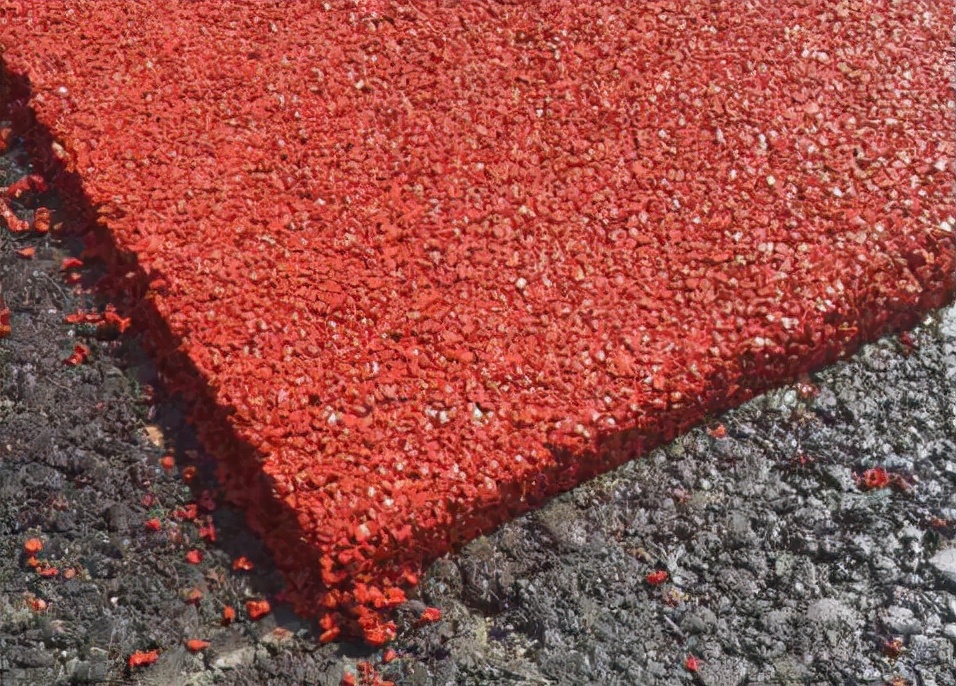 室外篮球场地面铺啥材料经济实惠,户外篮球场的场地适合用什么材料