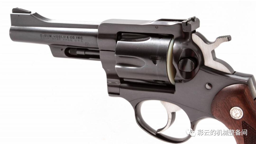 长枪管银闪闪的转轮就是柯尔特蟒蛇？别被骗了，这是鲁格的产品