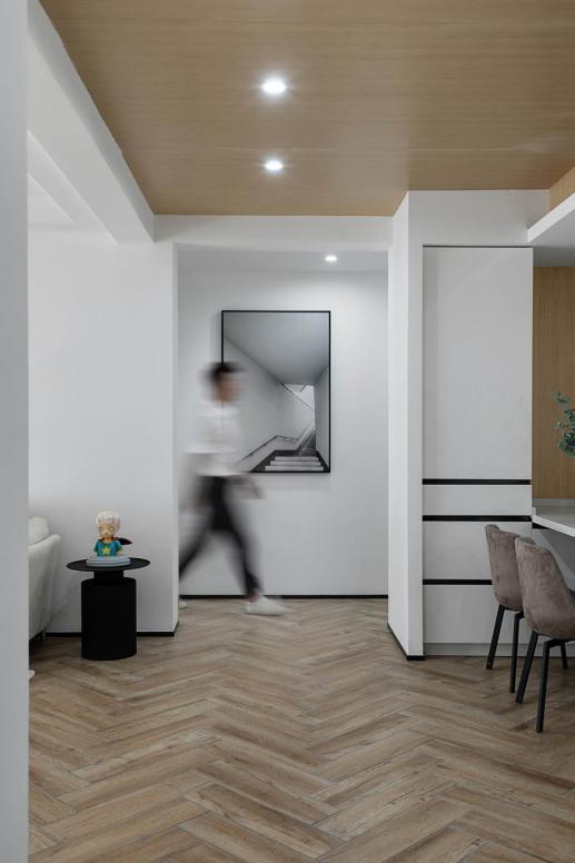 不会画墙面,不会挂画才说挂画没用