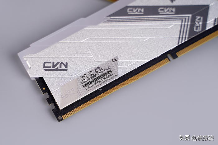 12600K+STRIXB660-I+RTX3060，AKLLAA5立式ITX机箱装机展示