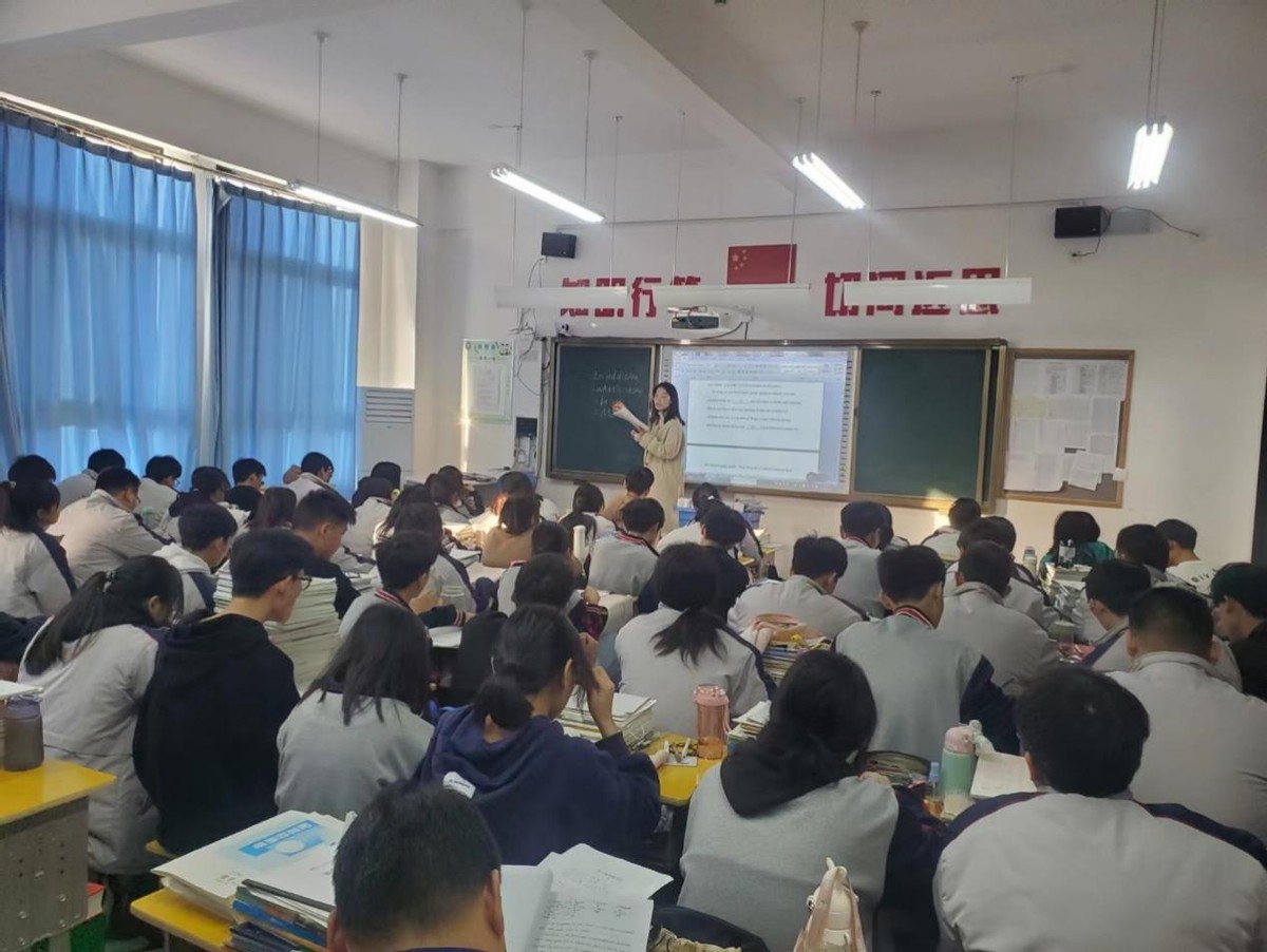 雪枫中学课间,雪枫中学西校区元旦