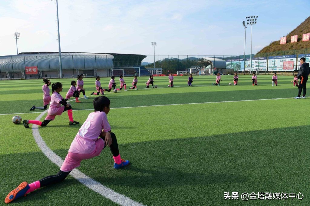 江西定南足球训练场,江西定南足球基地俯瞰图