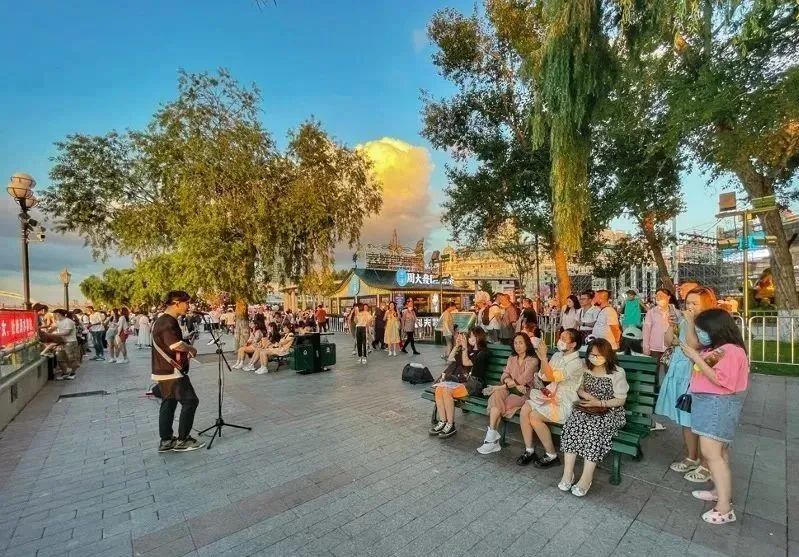 夜幕下哈尔滨美丽的松花江畔,夜幕下的哈尔滨松花江