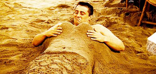 胸部的乳头有小疙瘩,男性乳头长疙瘩发痒