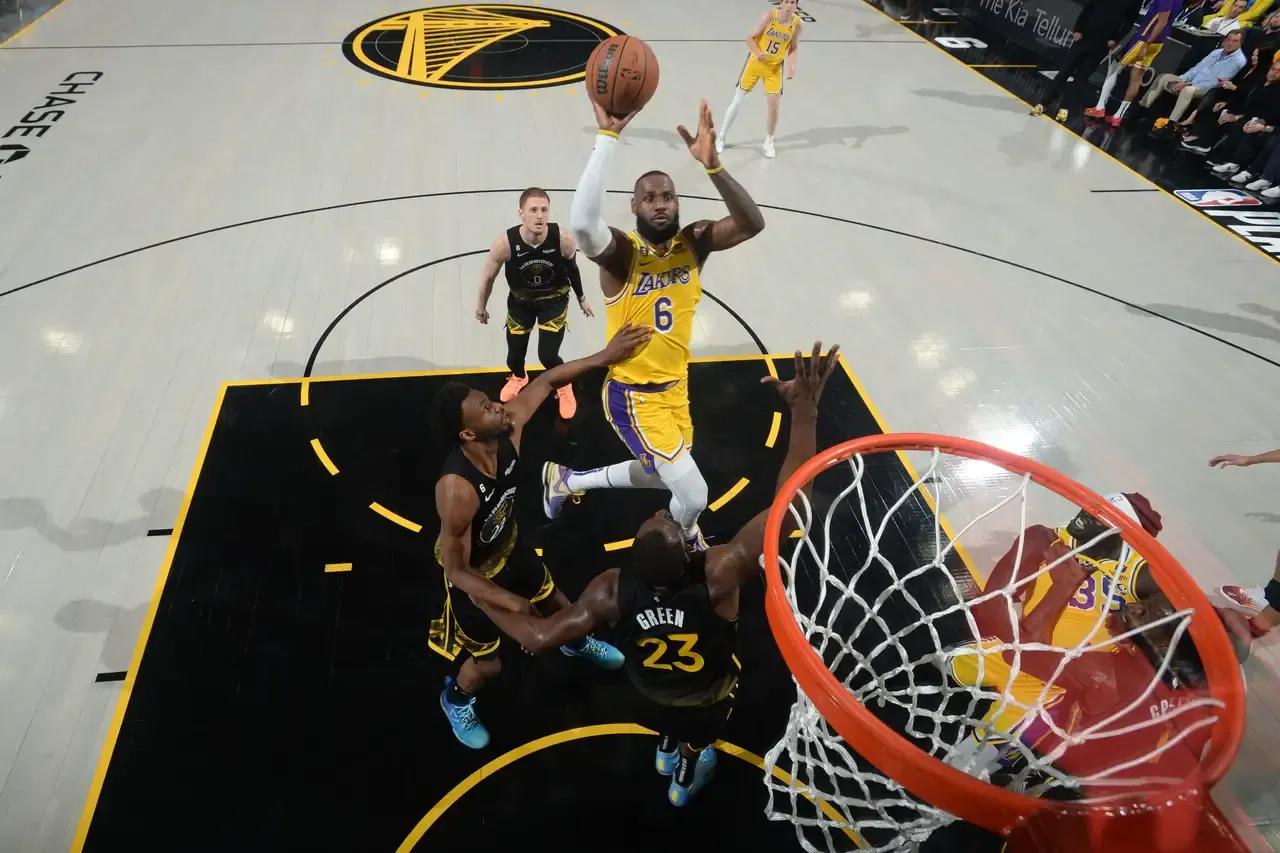 勇士挡拆浓眉,勇士湖人冲击内线数据