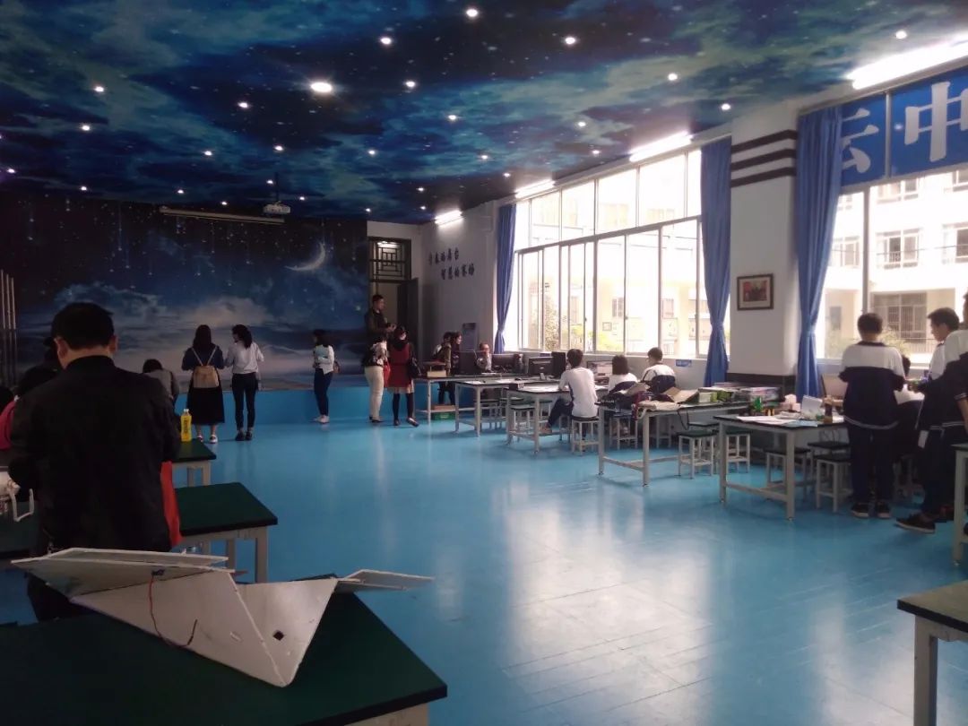 喜迎二十大初中,喜迎二十大唱响新征程中学生