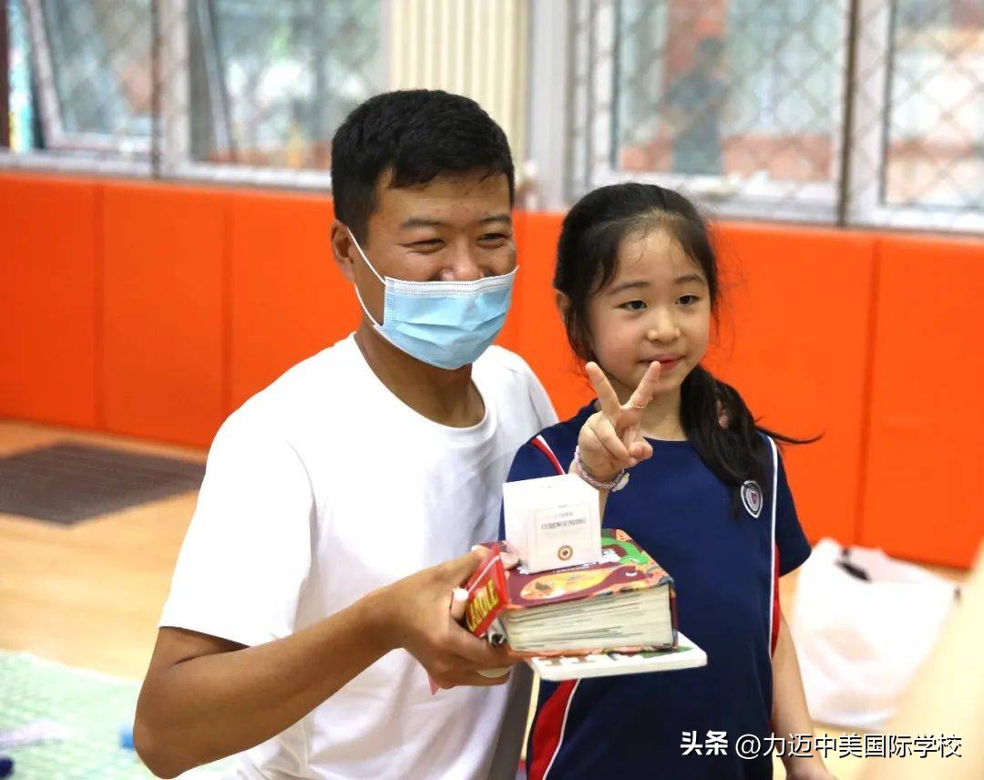 小学生爱心义卖暖人心,以爱为名的义卖