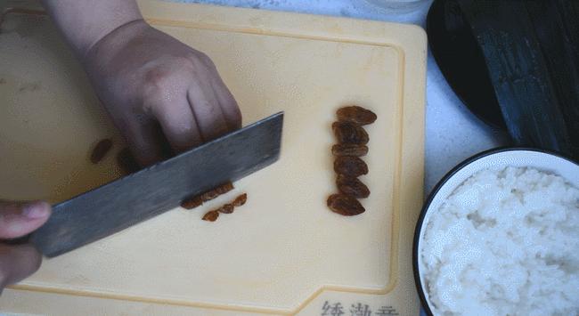 手残党怎么包四角粽子,六个月以上宝宝粽子做法