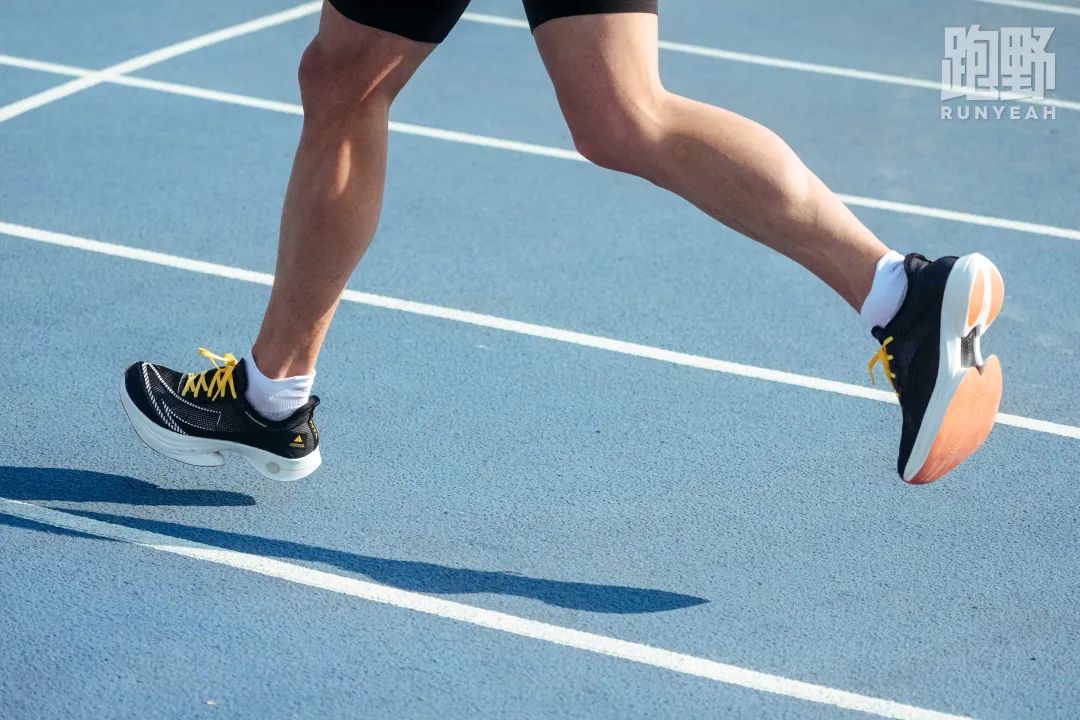 厦马限量版跑鞋,竞速跑鞋顶级