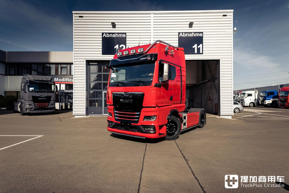 德国曼恩重卡改装,德国曼恩牵引车改房车