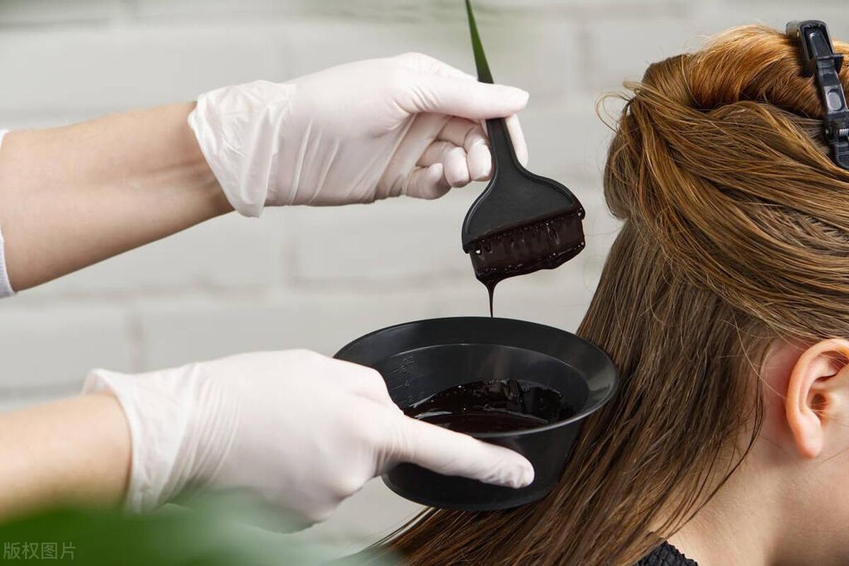 染头发盖不住白发是什么原因,染过又长出来的白发怎么补救