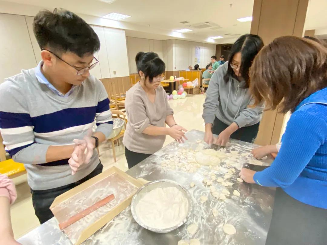 凝心聚力不负韶华只争朝夕,凝心聚力奋进只争朝夕不负韶华