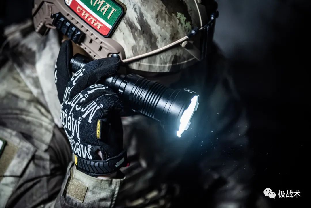 奈特科尔p35i手电筒夜间实测,奈特科尔p35i有升级版没