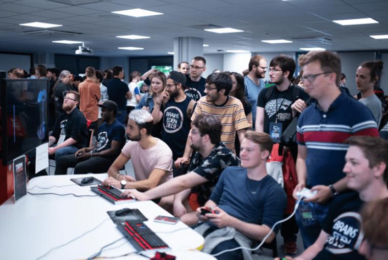 破特大非法经营网络游戏案,警方破获特大非法经营网络游戏案