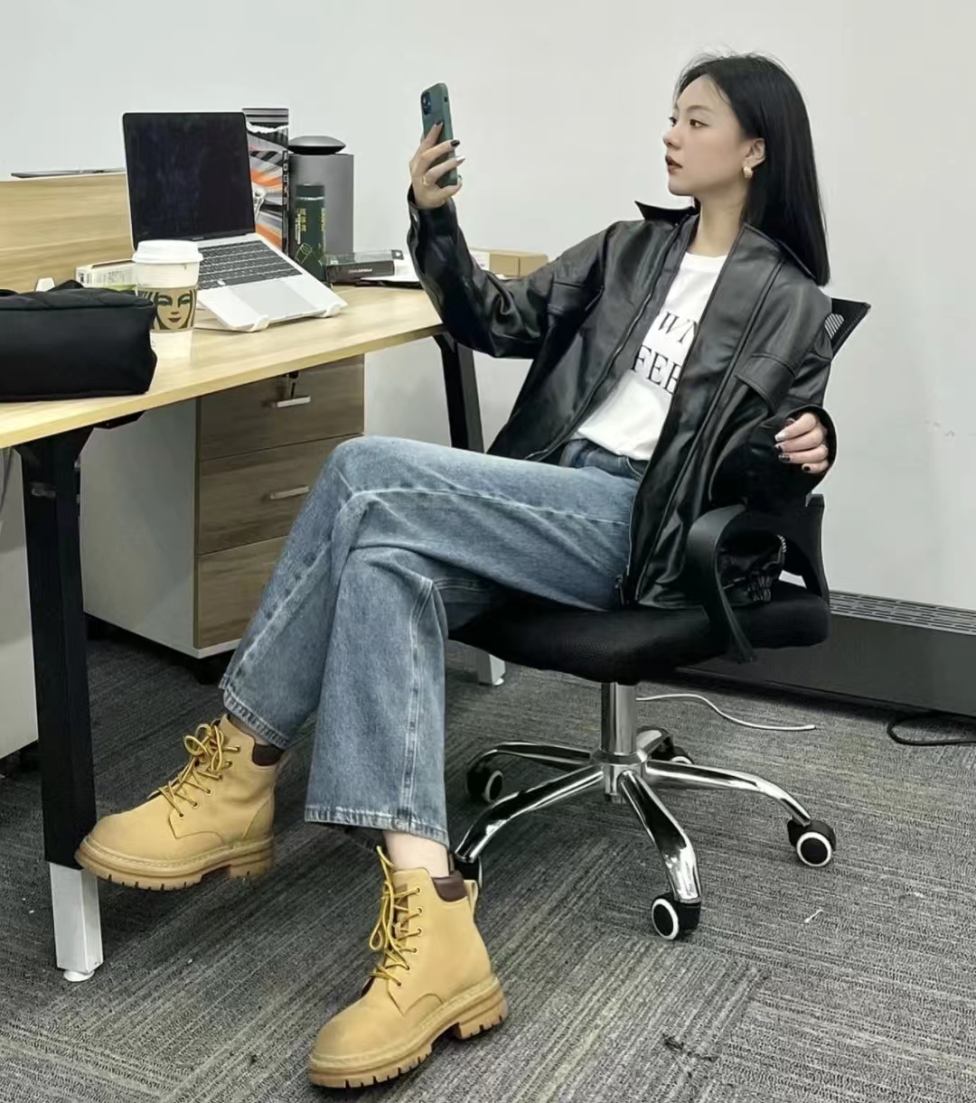 秋冬黑色宽松皮衣两件套,40-50岁洋气皮衣套装