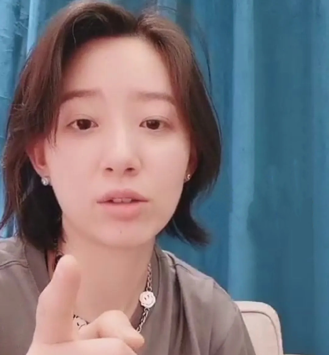 11年过去了再看依然泪目,李斯丹妮在天娱传媒待遇