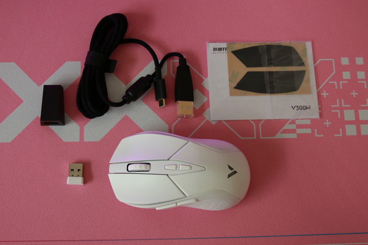 雷蛇蝰蛇经典版,雷柏V300W双模RGB游戏鼠标