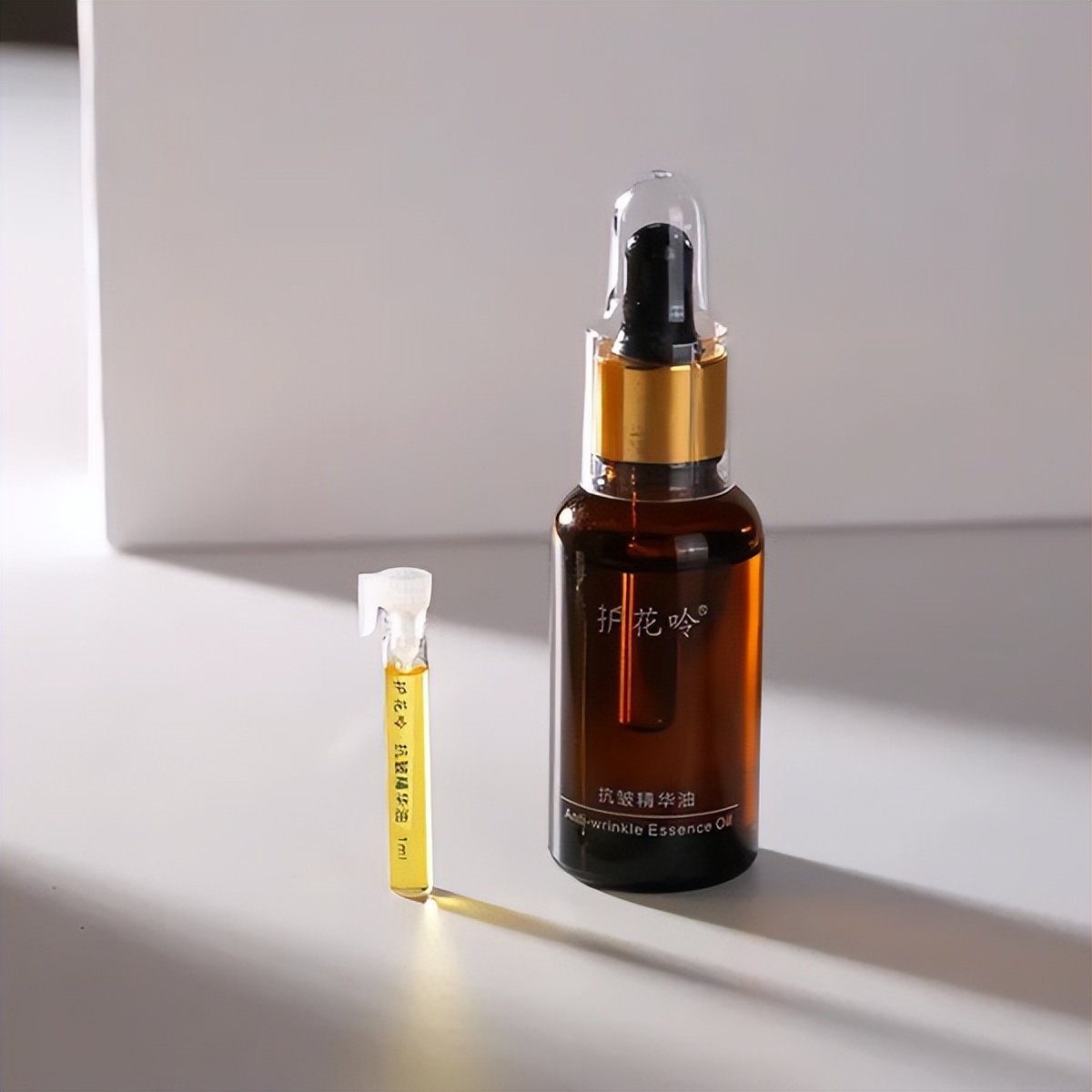 抗皱精华油推荐面部使用,抗皱焕颜精华油怎样用