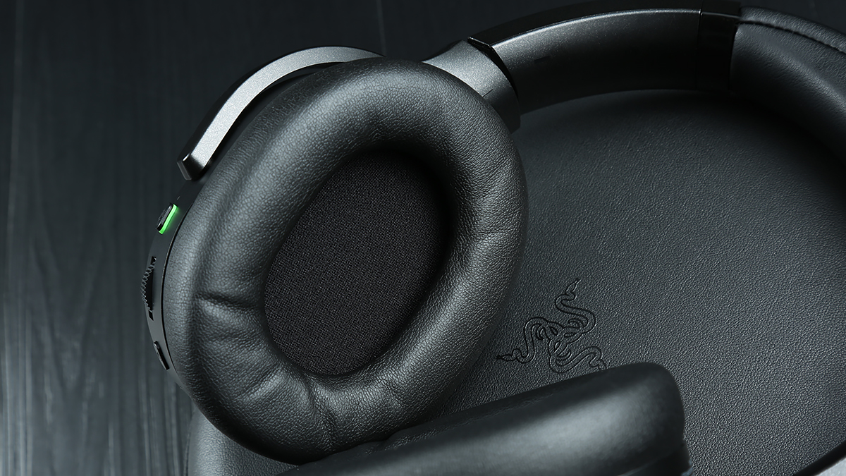 雷蛇头戴式耳机梭鱼专业版,雷蛇梭鱼耳机怎么连接电脑