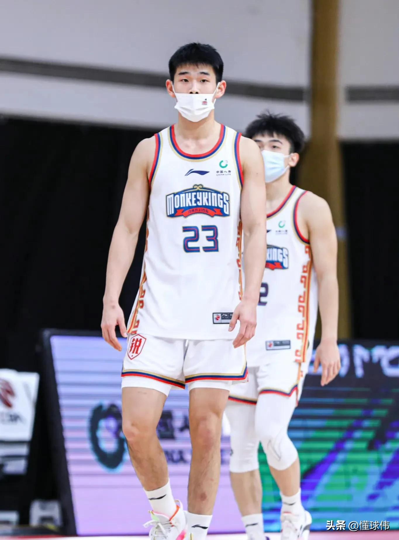 七人轮换和八人轮换,同曦外援皮特森西热