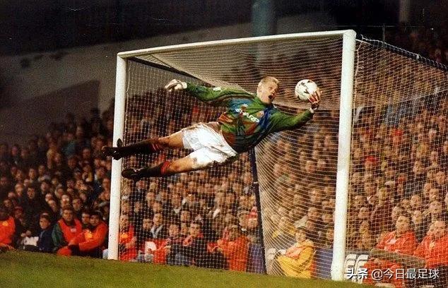 世界足坛十大传奇门将,世界足球历史十大门将排行榜