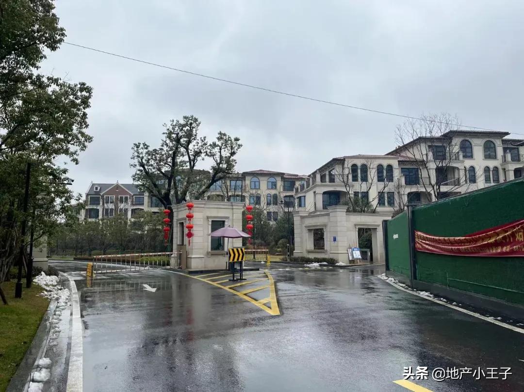 杭州37户业主众筹20万翻新楼房,杭州业主众筹修地铁小区房价