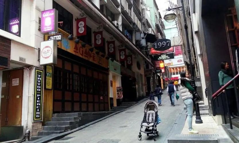 犹太商人拒绝美籍，携百亿加入中国籍，被人说成疯子，坚称不后悔