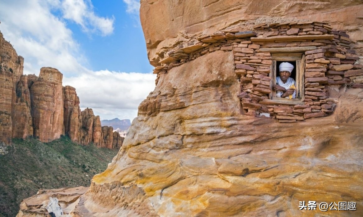 世界上最大最彷徨的教堂,最美悬崖教堂在哪里建造