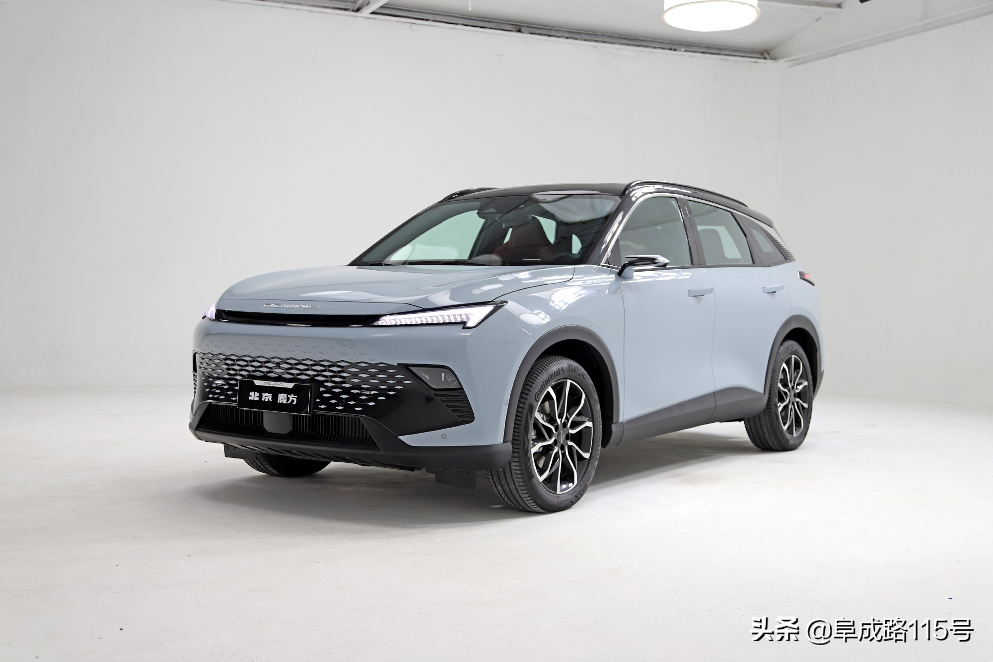 电子后视镜、鸿蒙OS车机这台叫魔方的北京特产有秘密