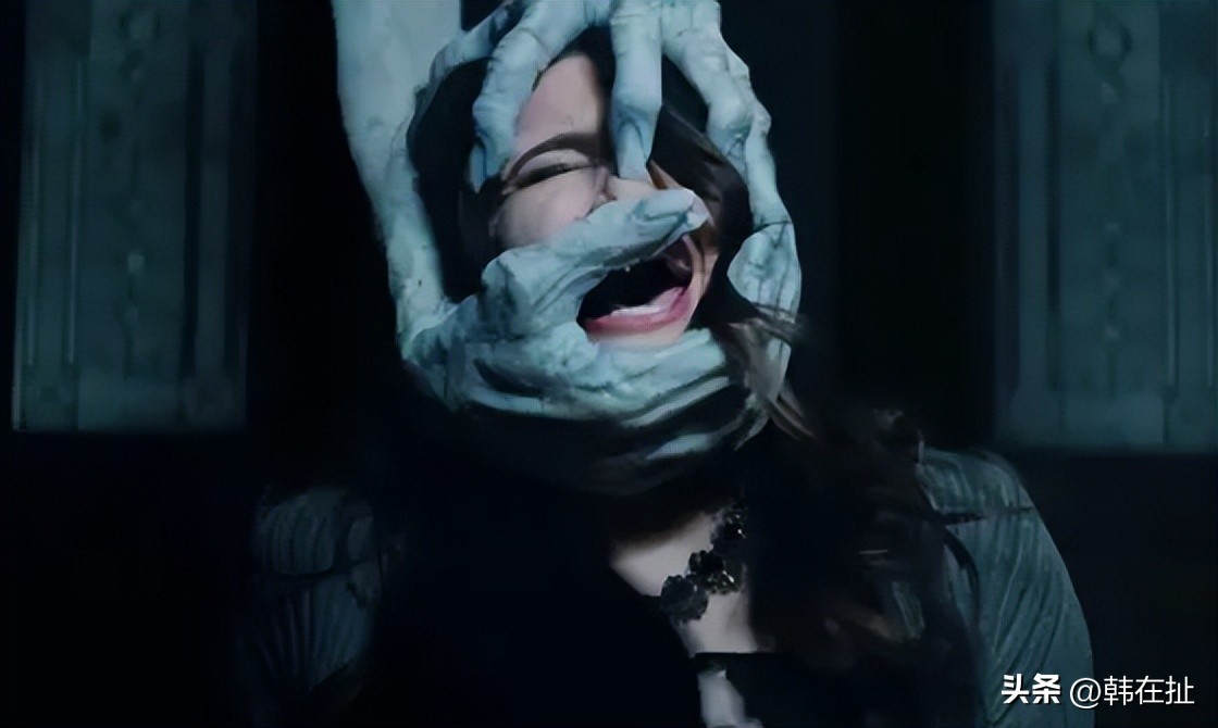 推荐十部适合和女朋友一起看的恐怖片，《群尸玩过界》一定要看