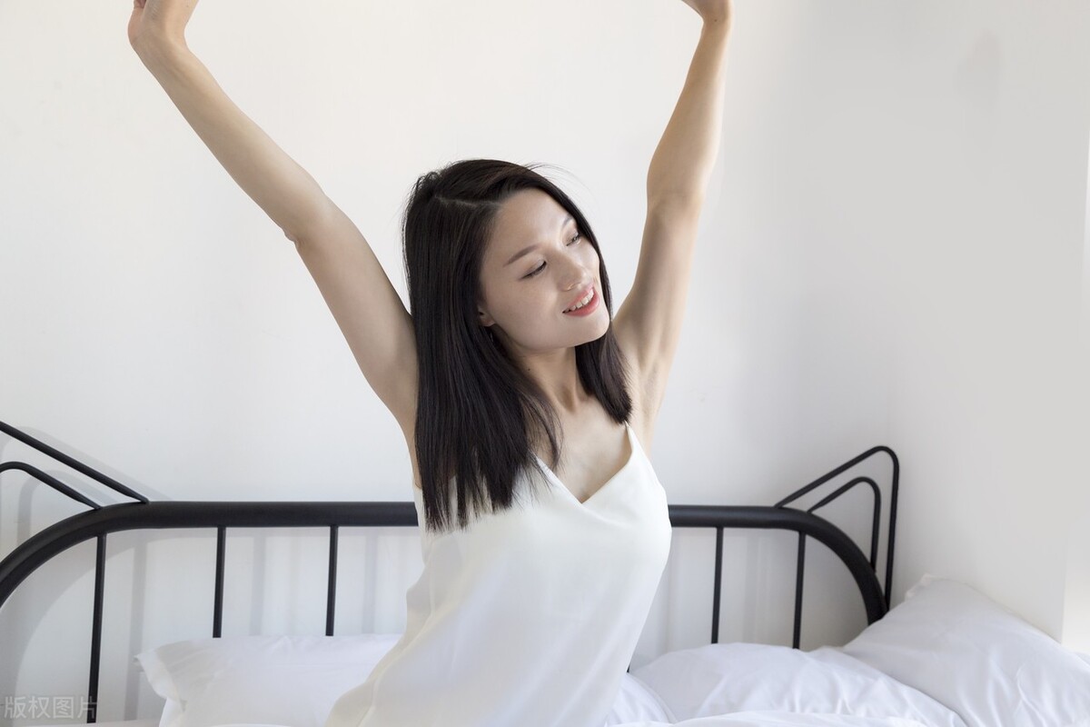 早晨空腹为啥恶心想吐已经几年了,早晨空腹喝水恶心想吐是怎么回事